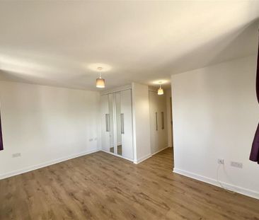 4 bedroom semi-detached house to rent - Photo 3