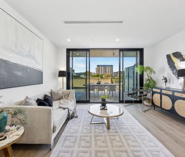 Stunning Sky Home Living in Prestigious Norwood - Photo 1