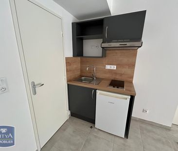 Location Appartement 2 pièces LA CRAU 83260 - Photo 2