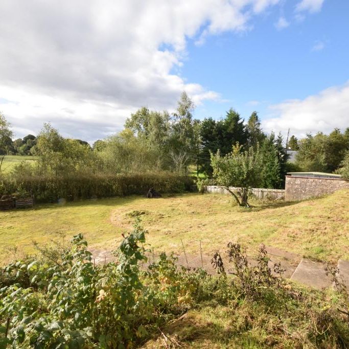 4 bedroom detached house to rent - Photo 1