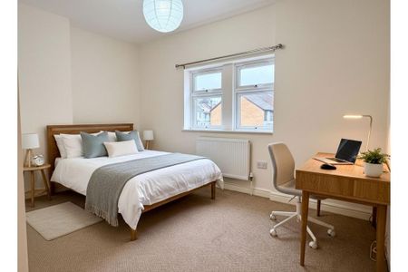 2 bedroom flat to rent - Photo 2