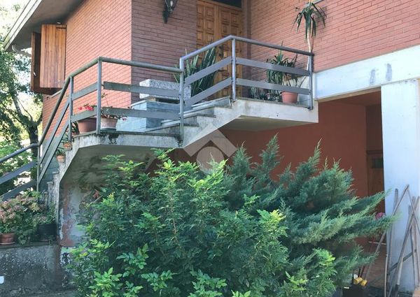 Casa indipendente in affitto