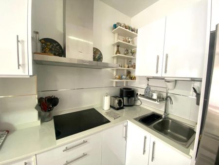 Valencia, Valencian Community 46009 - Photo 2