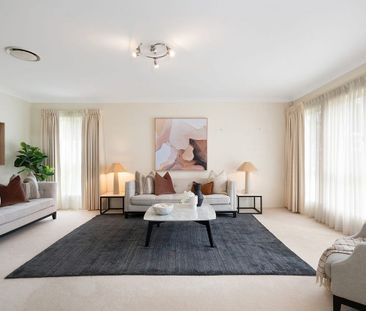 LIGHTFILLED FAMILY HOME - Photo 5