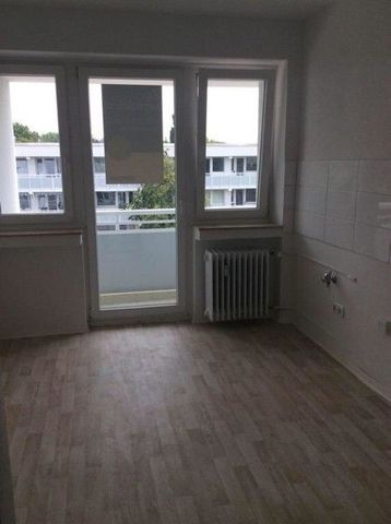 Ihre Zukunft - Ihre Wohnung: modernisierte 2-Zimmer-Wohnung - Photo 2