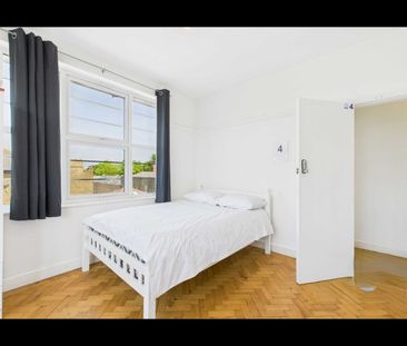 Room in a Shared House, Woodstock Court, SE12 - Photo 6