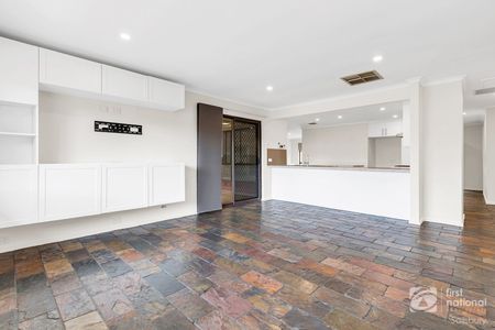 84 Carruthers Drive, Modbury North - Photo 3