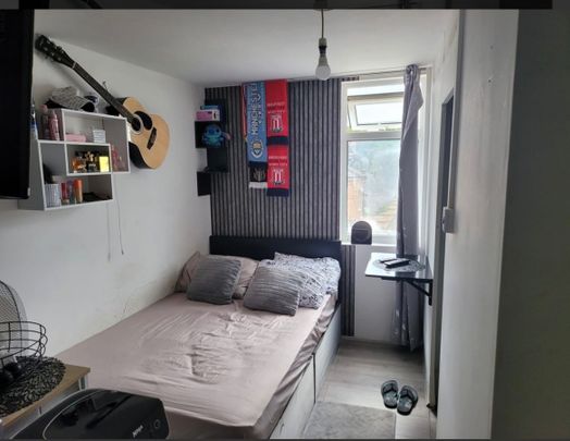 Studio Flat, High Road, N17 - Photo 1