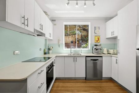 Coastal Retreat Offering Effortless Indoor-Outdoor Living - Photo 3