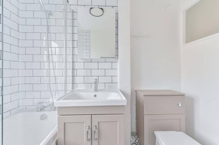 3 bedroom flat to rent - Photo 3