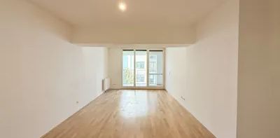Geräumige 2-Zimmer Wohnung mit großem Wohnzimmer und begehbarem Kleiderschrank in urbaner Lage - Foto 2