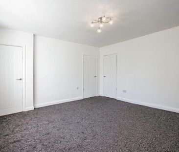 Birkwood Avenue, Barnsley, Cudworth - Photo 5