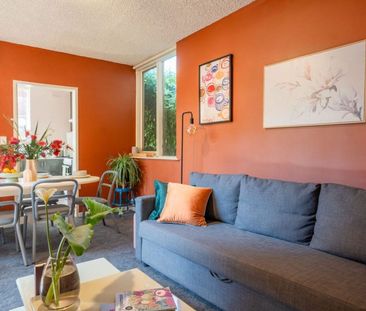 Delightful two bedroom Home on top floor - Photo 2