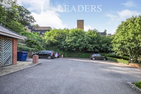 2 bedroom apartment to rent Charterhouse Area, Godalming - Photo 2