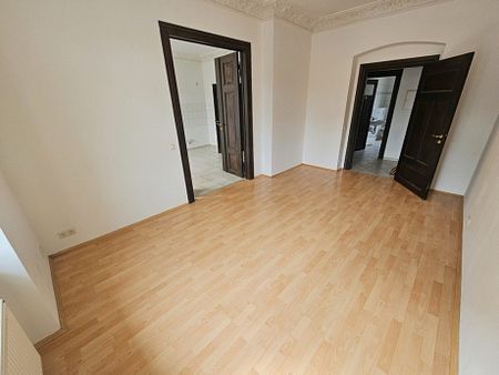 Geräumige 2- Zimmerwohnung inkl. Tageslichtbad mit Wanne +Gäste- WC + Laminat+ separate Küche - Foto 2