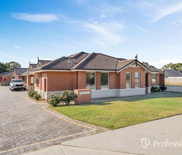 Spacious & Stylish Street-Front Villa! - Photo 6