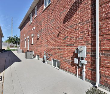 For Lease - 37 Castlegate Boulevard, Brampton, Ontario - Photo 1