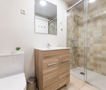 Carrer dels Sants Just i Pastor, Valencia, Valencian Community 46021 - Photo 5