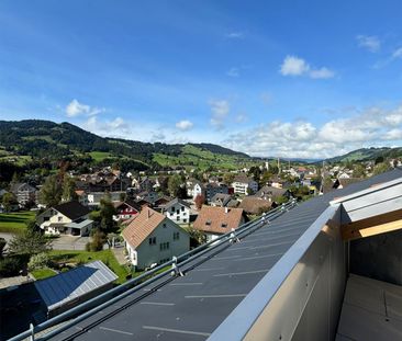 Neubau Dachwohnung in Nesslau mit atemberaubender Aussicht - Foto 4