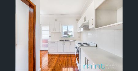 Family Home - Photo 2