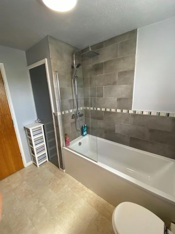 3 bedroom apartment to rent - Photo 2