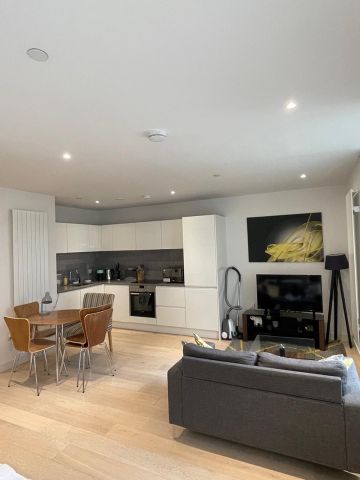 Studio Flat, Starboard Way, E16 - Photo 2