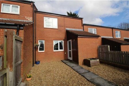 Thistlecroft, Preston - Photo 3