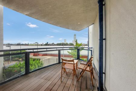 1 bedroom in a flat share to rent - Photo 2