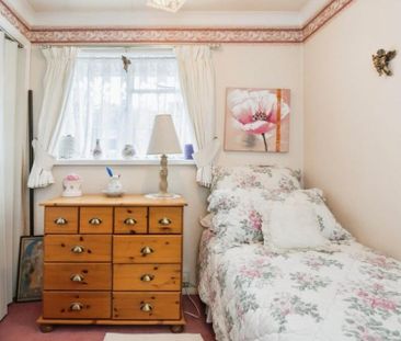 3 Bed Terraced House, Meggeson Avenue, SO18 - Photo 6