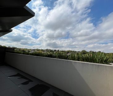 Modern & Luxury Living in the Heart of Camberwell - Photo 6