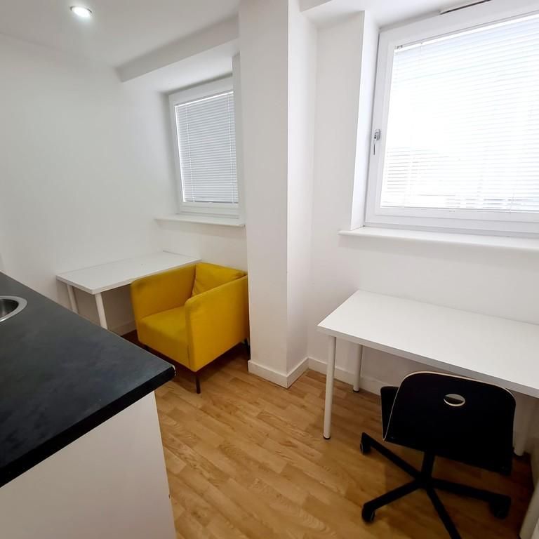 Studio to rent - Photo 1