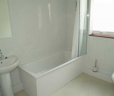 4 Bed - Furzehill Road, Plymouth - Photo 5