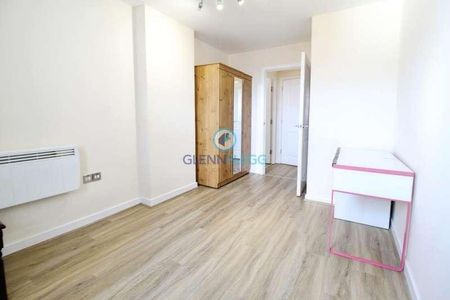 The Junction, Slough Station, SL2 - Photo 3