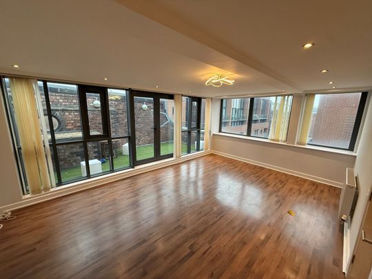 2 Bed Penthouse, Cornhill, L1 - Photo 1