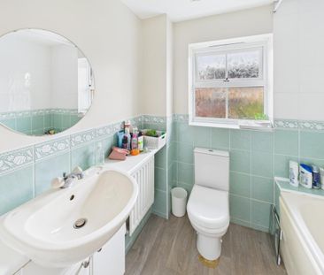 Alicia Close, Cawston, Rugby - Photo 3