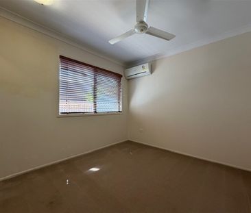 3 BEDROOM HOME IN MOUNT LOUISA + SOLAR + STUDY! - Photo 5