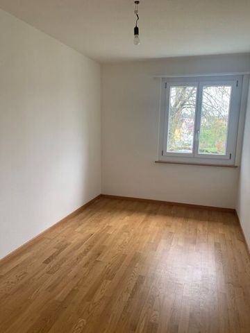 Family apartment with 4 rooms in a quiet location on the 2nd floor - Photo 3