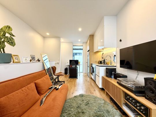 Modern One Bedroom Unit- Taranaki Street - Photo 1