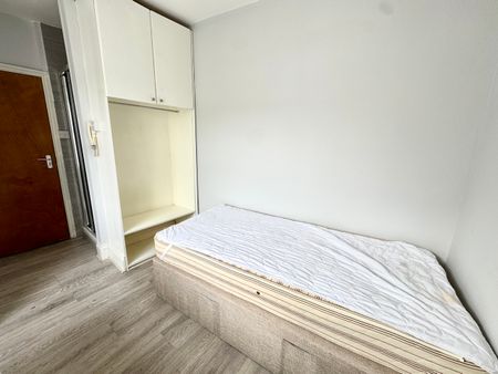 Blythe Road, Shepherds Bush, W14 - Photo 3