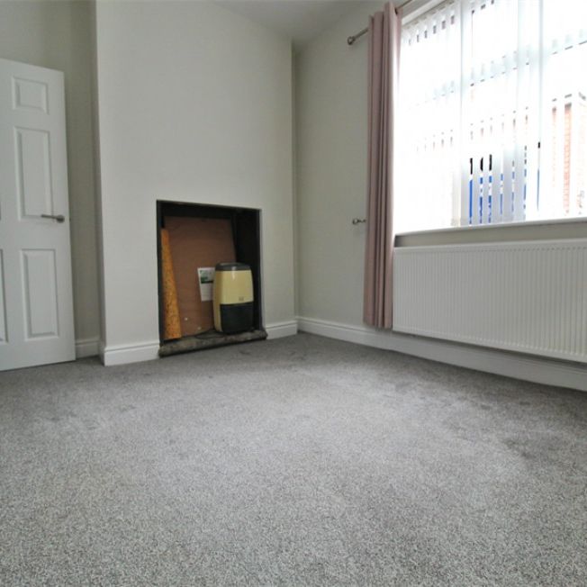 2 Bedroom Apartment To Let - Photo 1