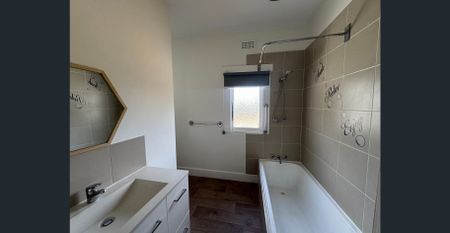 You'll Love, Living Here! - Photo 4