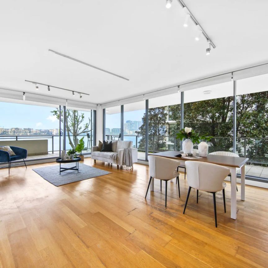 Waterfront | Three bedroom | Peaceful Living - Photo 1