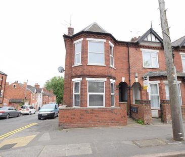 2 bedroom ground floor flat to rent - Photo 1