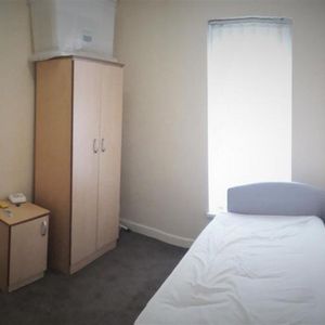 3 bedroom house to rent - Photo 2