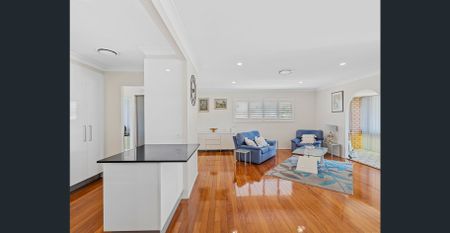Family Home with Pool in Wynnum West - Photo 2