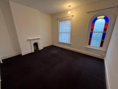 2 bedroom semi-detached house to rent - Photo 5