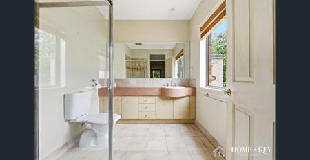 Spacious Family Living - Photo 4