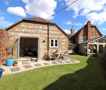 4 bedroom semi-detached house to rent - Photo 3