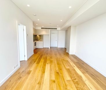 Large 1 BED APARTMENT ! - Photo 1