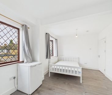 6 bedroom semi-detached house to rent - Photo 6